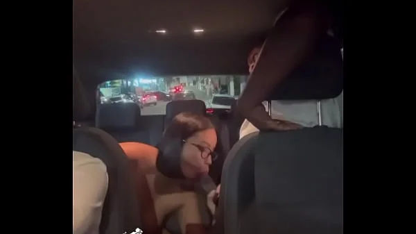 Japonesa Casada Sendo Arrombada por Negão dotado no carro enquanto o noivo Corninho dirige e assiste tudo - Lina Nakamura - COMPLETO -  John Coffee - Asiática Safada